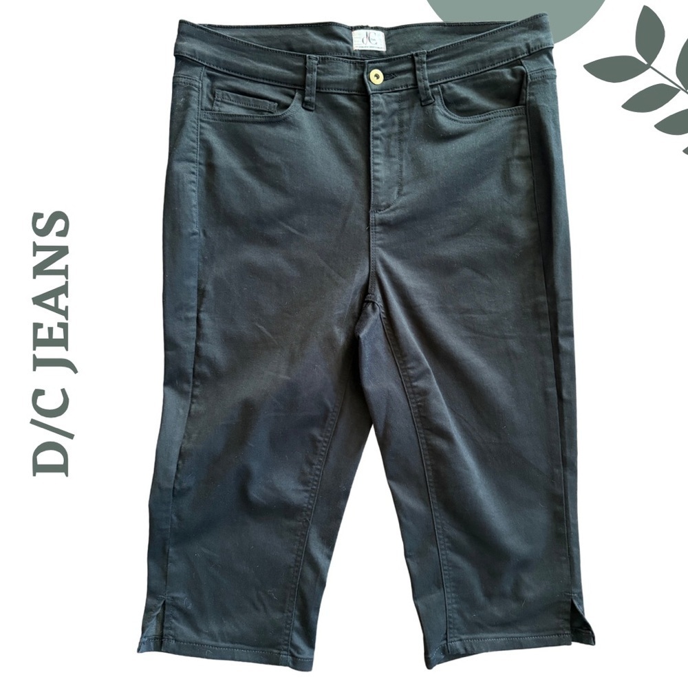 🛍️3/$40 D/C Jeans Cropped Pants Black 5 Pocket Construction Zipper Front Size 16